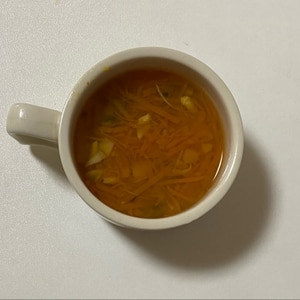 玉ねぎと人参とえのきの中華スープ
